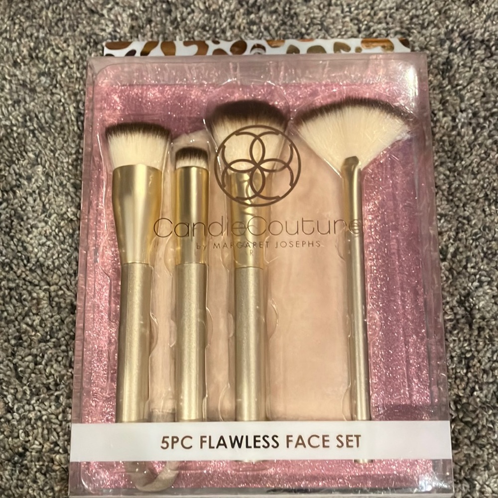 Candie Couture 5pc Flawless Face Set Brush Mitt Makeup New